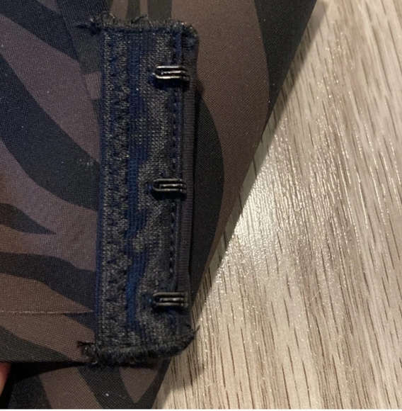 Knix Size 6 Catalyst Bra - Picture 5 of 8